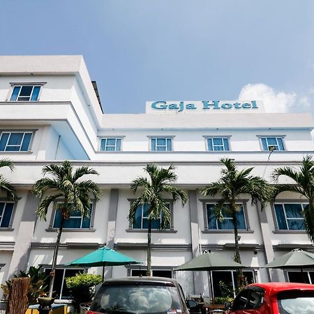 Reddoorz Plus @ Jalan Dr Sutomo Pekanbaru Buitenkant foto