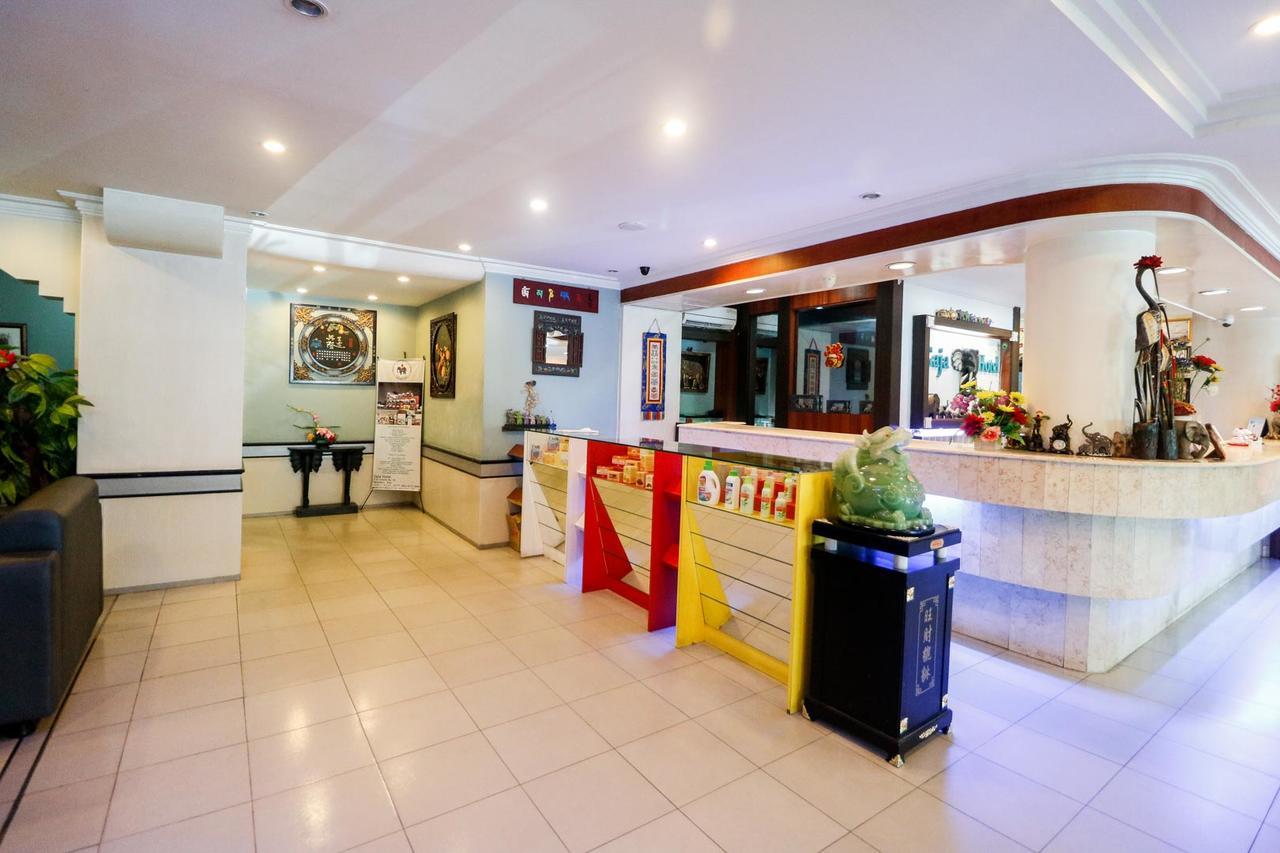 Reddoorz Plus @ Jalan Dr Sutomo Pekanbaru Buitenkant foto
