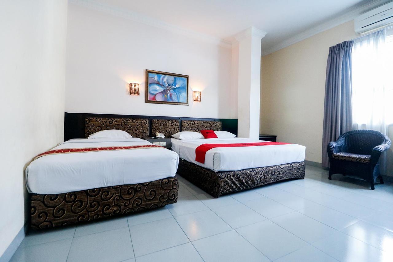 Reddoorz Plus @ Jalan Dr Sutomo Pekanbaru Buitenkant foto