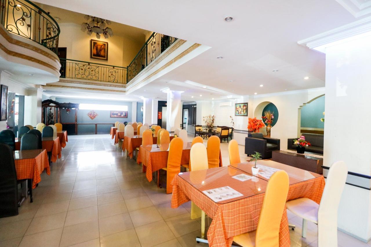 Reddoorz Plus @ Jalan Dr Sutomo Pekanbaru Buitenkant foto