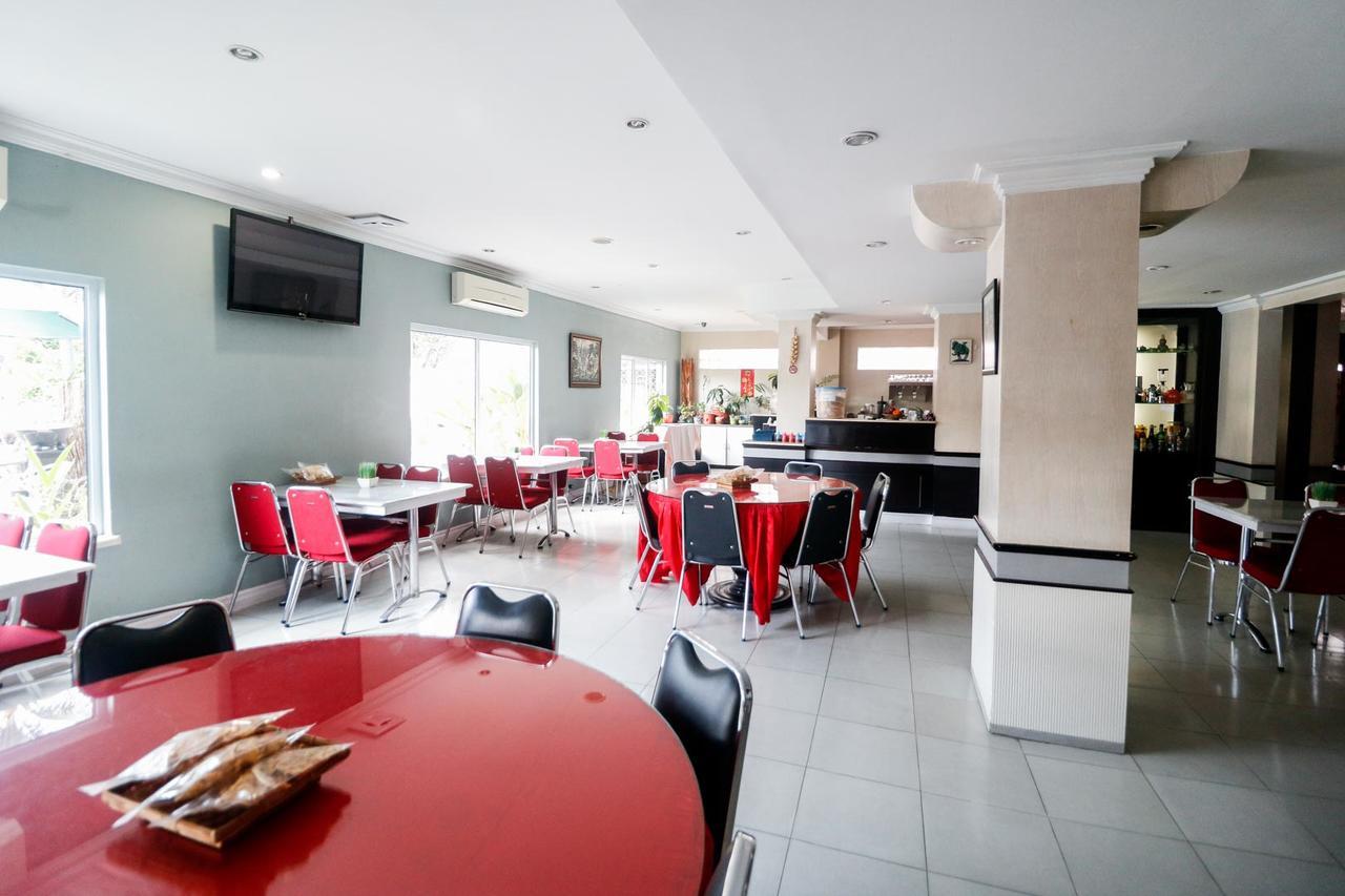 Reddoorz Plus @ Jalan Dr Sutomo Pekanbaru Buitenkant foto
