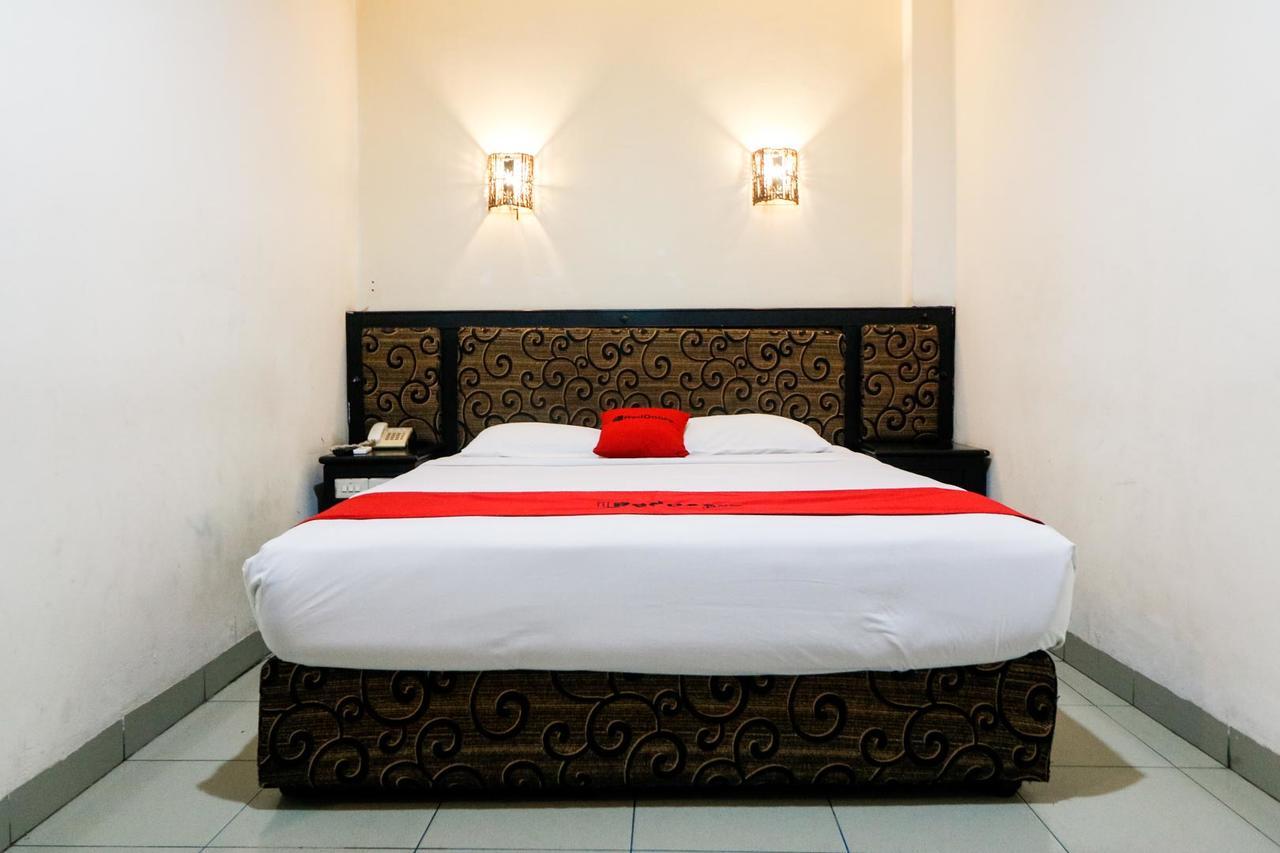 Reddoorz Plus @ Jalan Dr Sutomo Pekanbaru Buitenkant foto